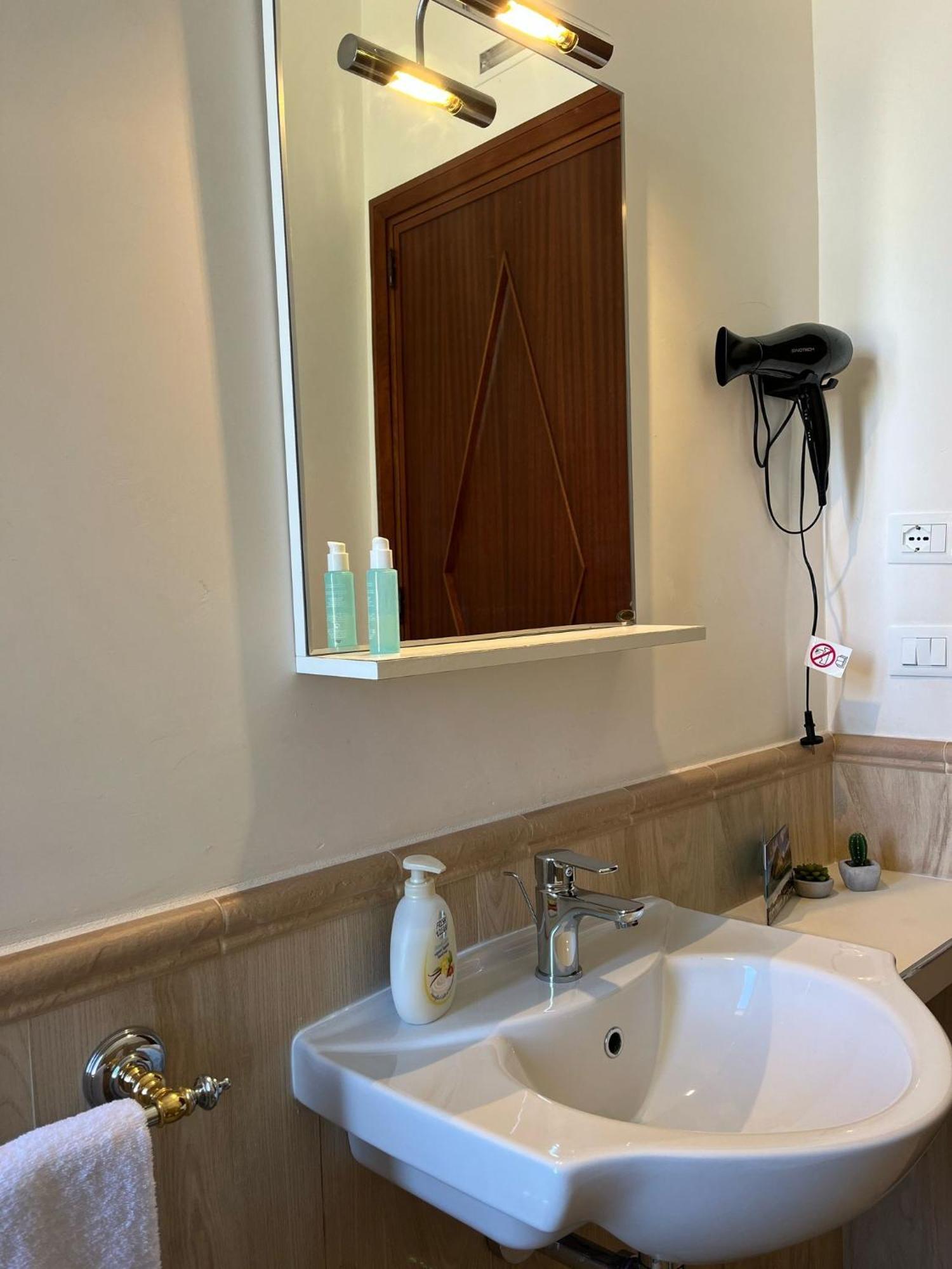 Cofanomare Bed & Breakfast Custonaci Bilik gambar
